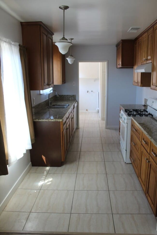 Building Photo - Upgraded 3 Bedroom Home in Whittier