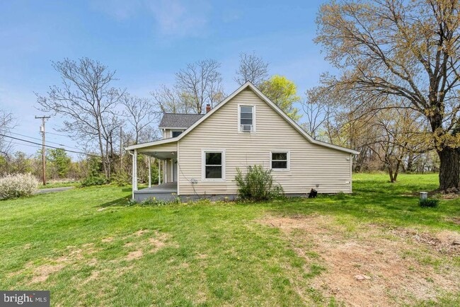 Building Photo - 5023 Broad Run Church Rd