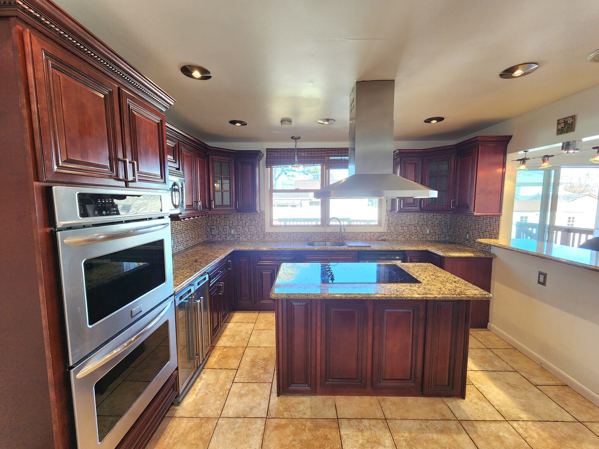 Building Photo - 30 Wilson St