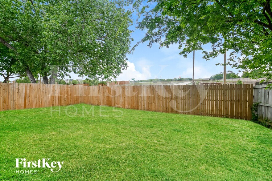 Building Photo - 5116 Wedgewood Dr
