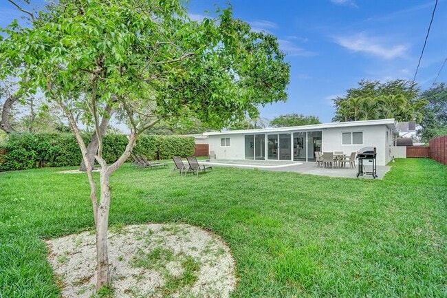 Building Photo - 2114 N 42nd Ave