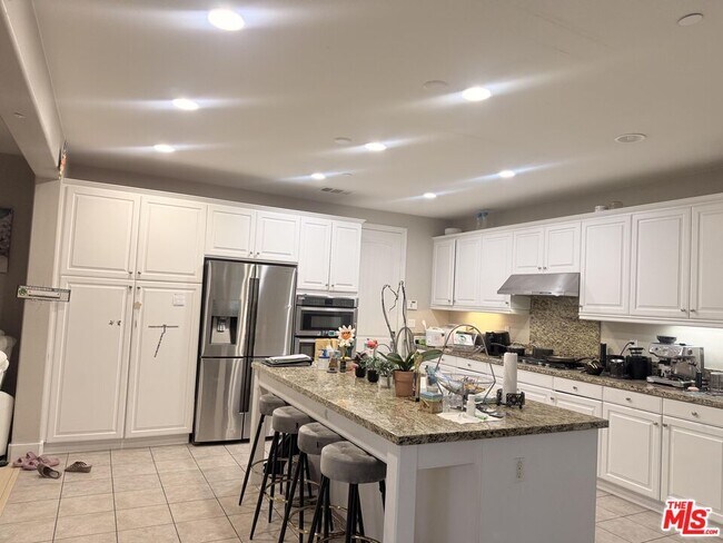 Building Photo - 14811 Blossom Ln