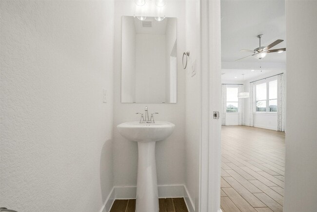 Building Photo - 21131 Medina River Dr