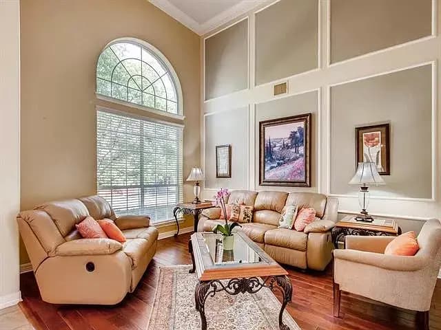 Building Photo - 10201 Chestnut Ridge Rd