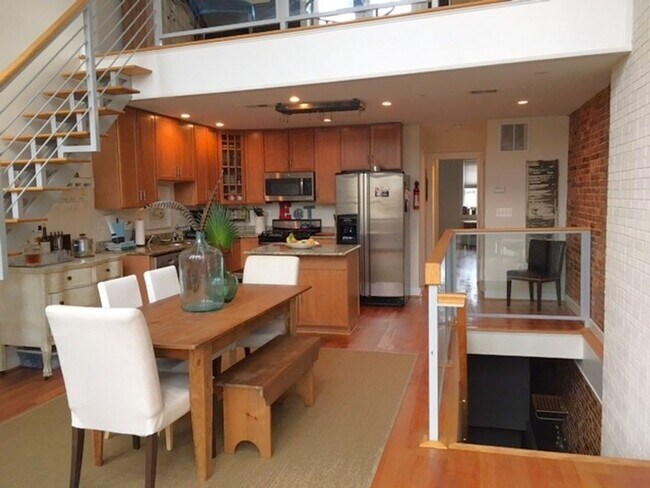 Building Photo - Logan Circle Light Filled One Bedroom with Den Loft with Balcony and Parking!