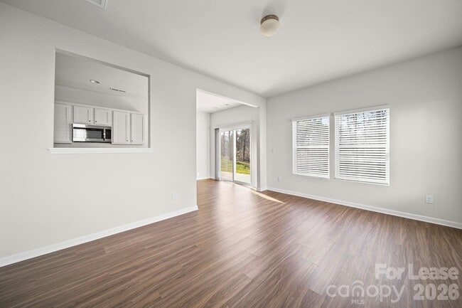 Building Photo - 715 Lackey St