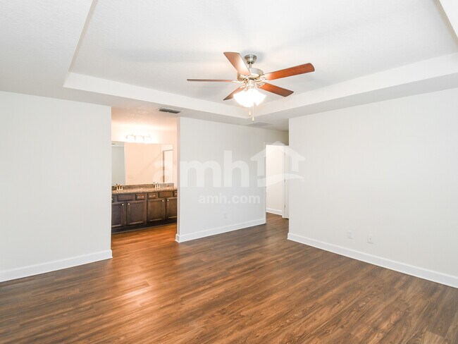 Building Photo - 8559 Highfield Ave