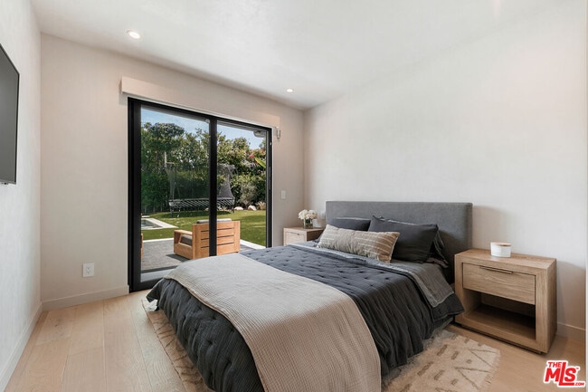 Building Photo - 6450 Surfside Way