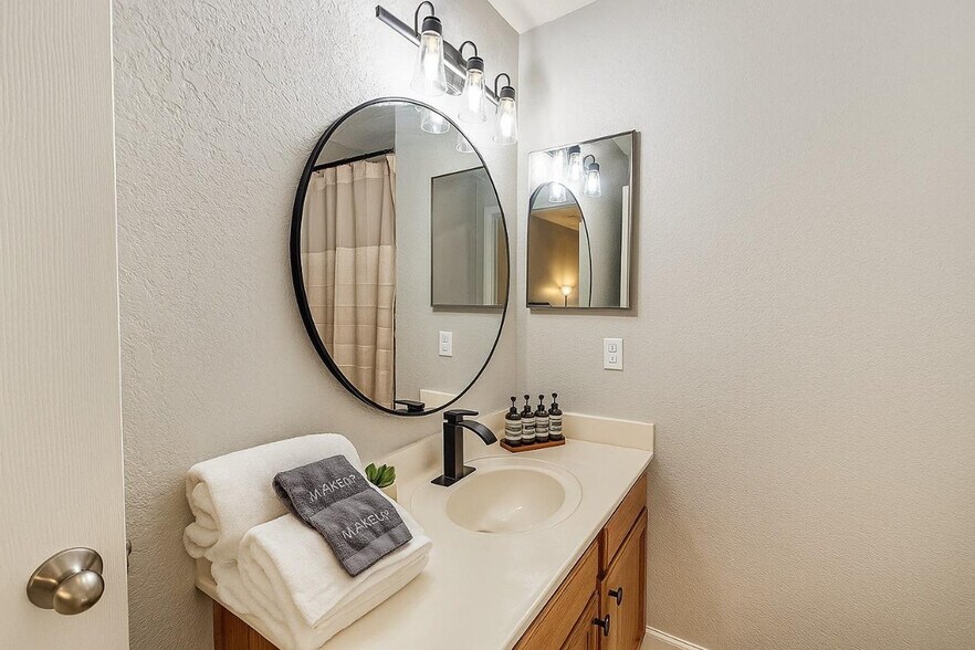 Building Photo - 2221 San Vittorino Cir