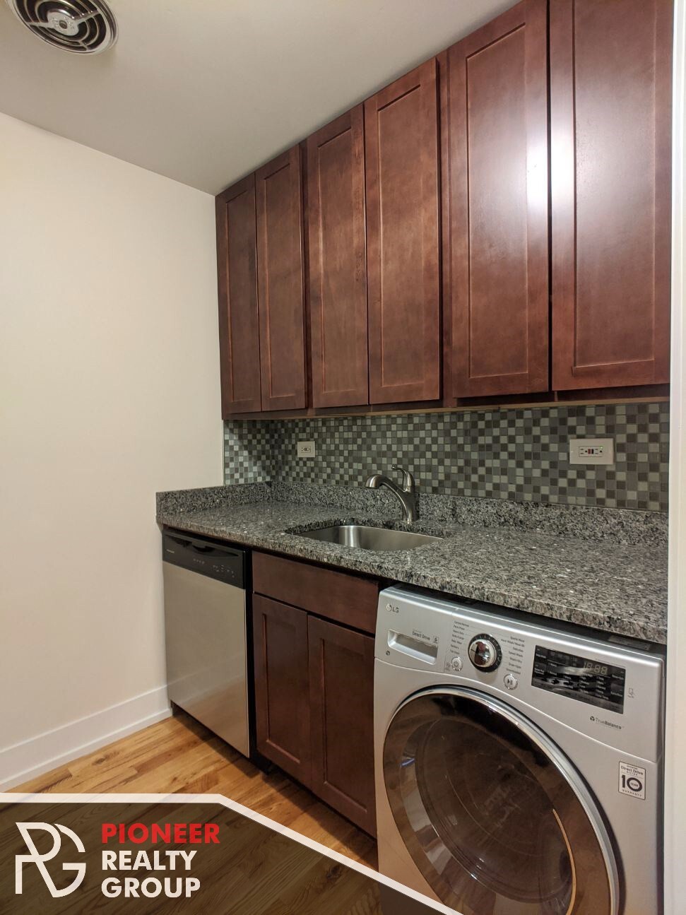 Building Photo - 563 W Arlington Pl