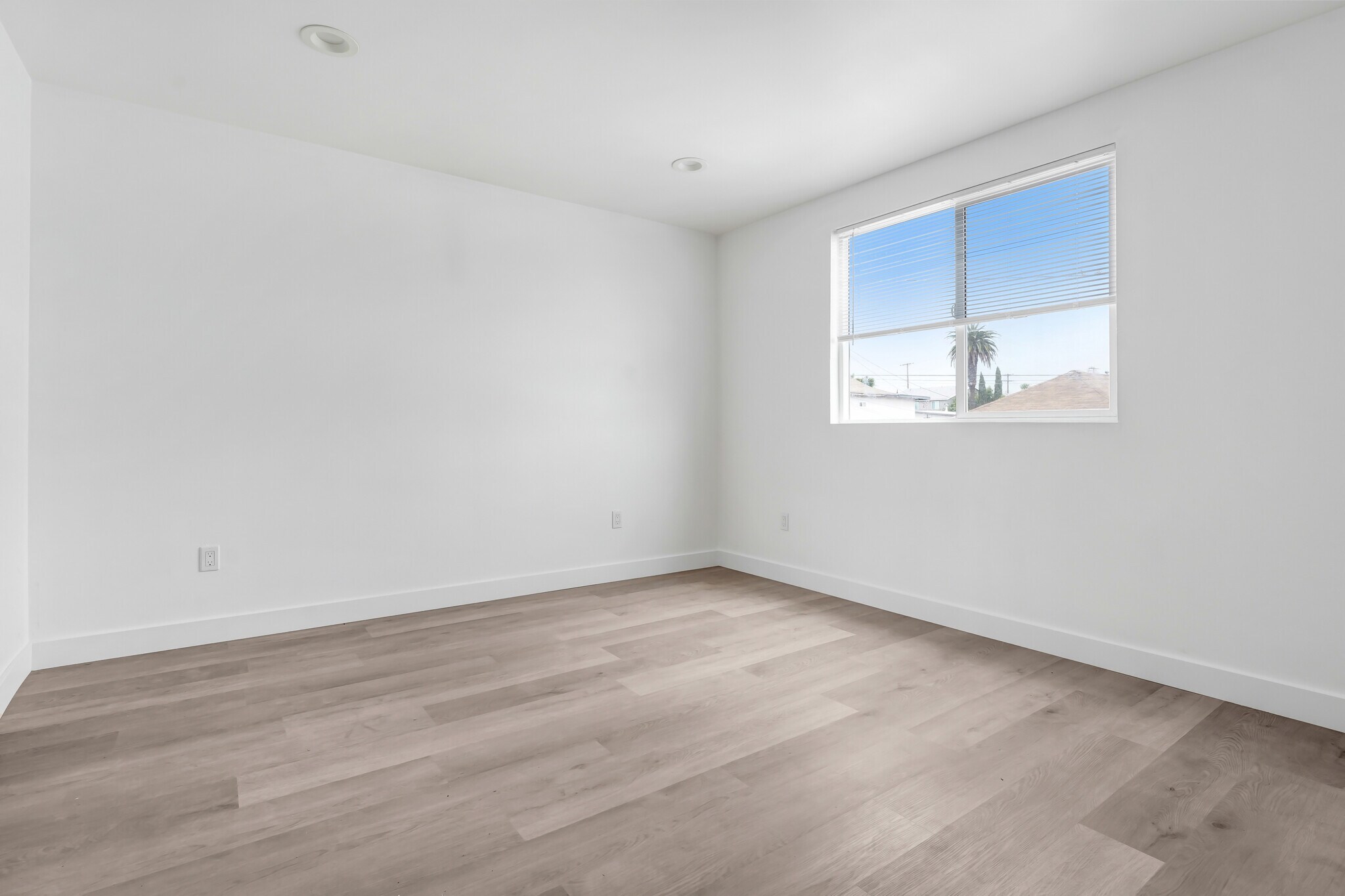 Building Photo - 2439 Malabar St