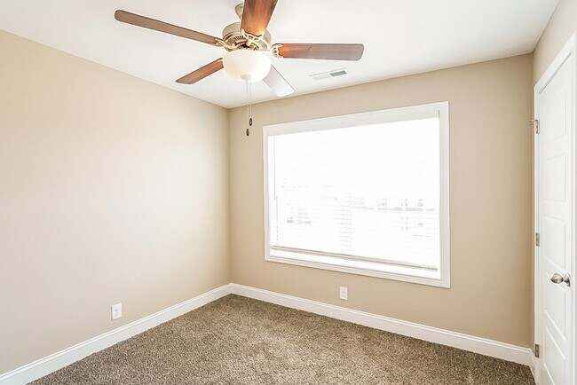 Building Photo - 394 Dugger Dr