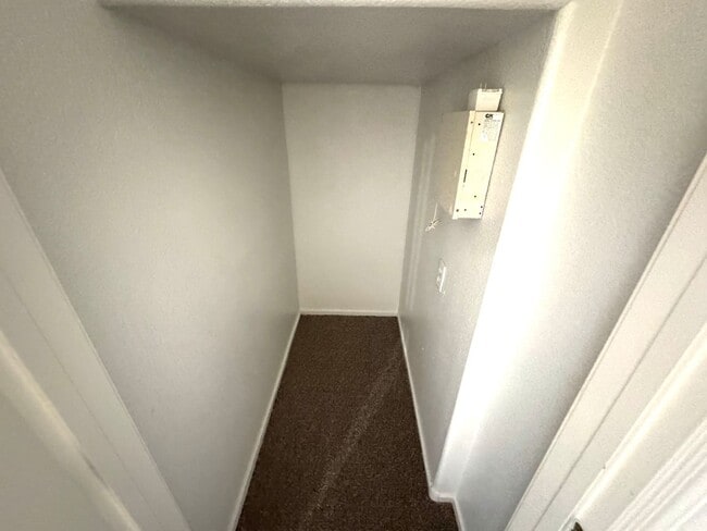 Building Photo - Townhome featuring stylish layout in gated...