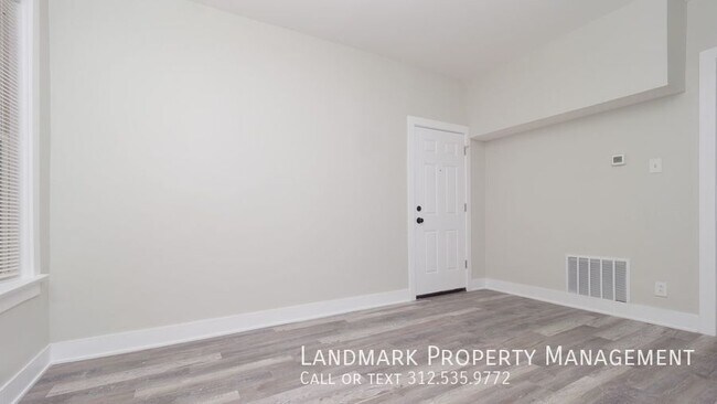 Building Photo - 1843 W 54th St