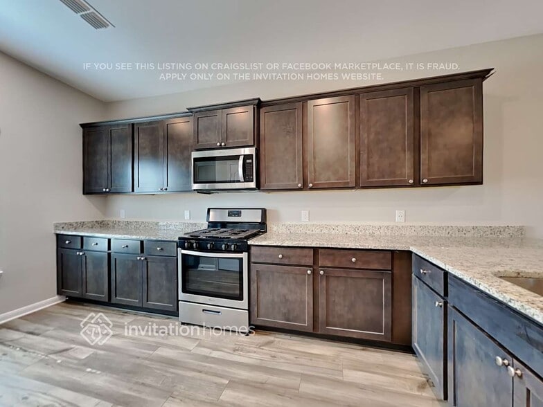 Building Photo - 3127 Angus Dr