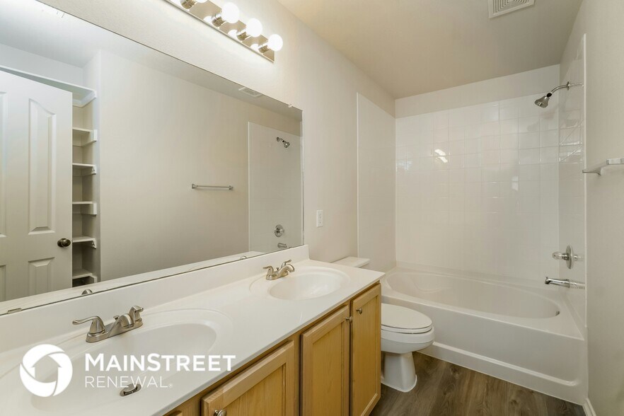 Building Photo - 11019 Dublin Briar