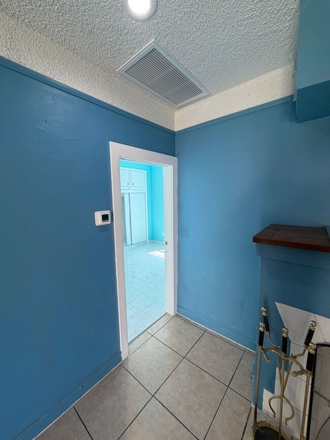 Building Photo - 1124 Nadeau St