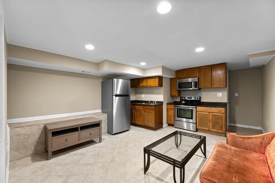 Living Room/Kitchen - 1008 Hobbs Dr