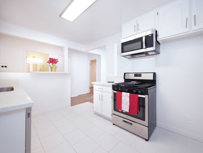Interior Photo - 3042 Livonia Ave