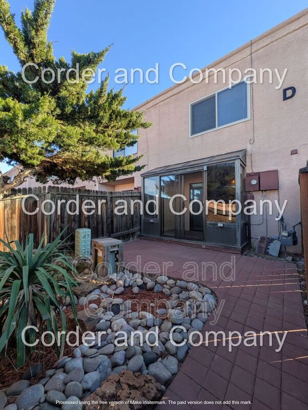 Building Photo - 3301 Monroe St NE