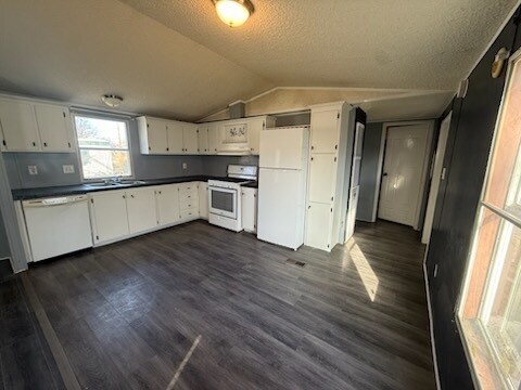 Building Photo - Remobiled Home For Rent