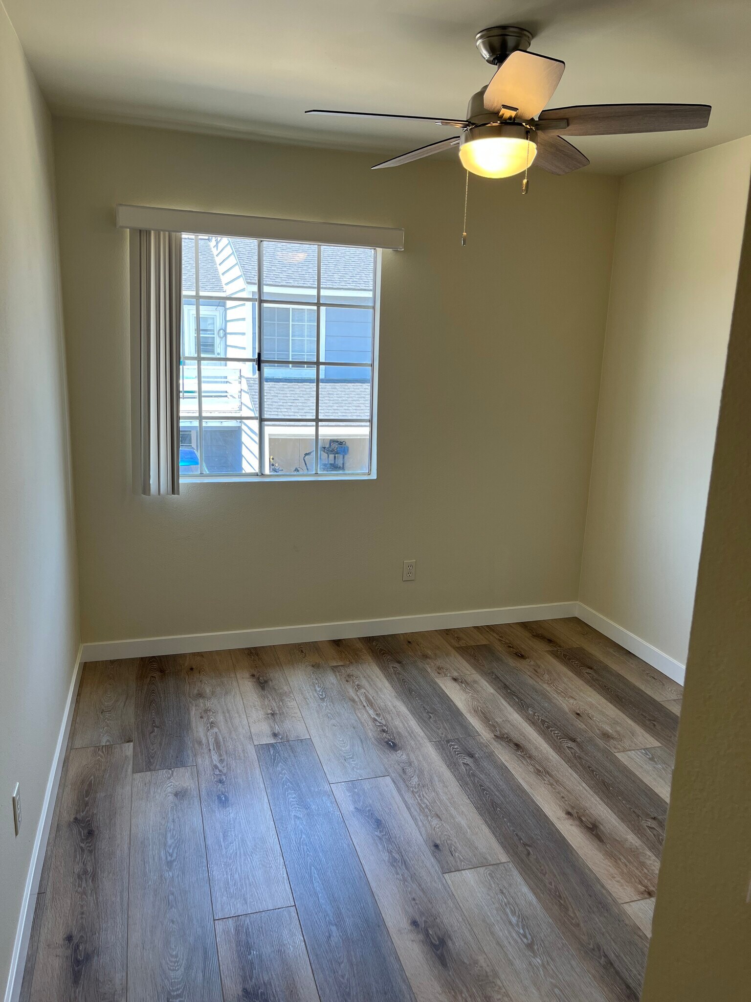 Bedroom #2 - 550 W Lambert Rd