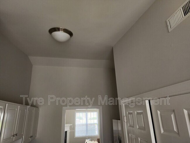 Building Photo - 2943 Kinsey Loop
