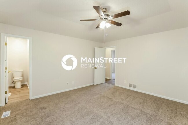 Building Photo - 3 Bedroom Pet-Friendly Home in LEAVENWORTH...