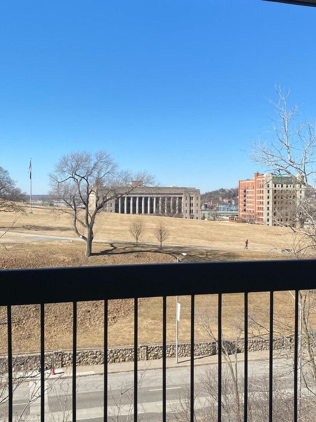 Building Photo - Santa Fe Condo- NEWLY REMODELED & MOVE-IN READY!!