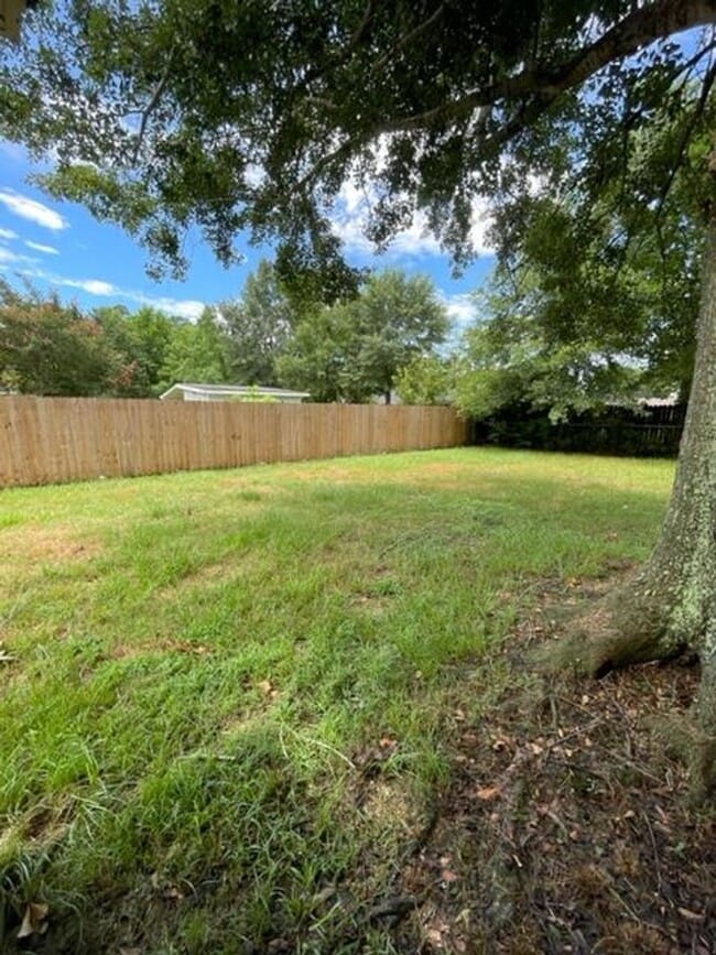 Building Photo - Spacious 4-Bedroom Home in Ocean Springs S...