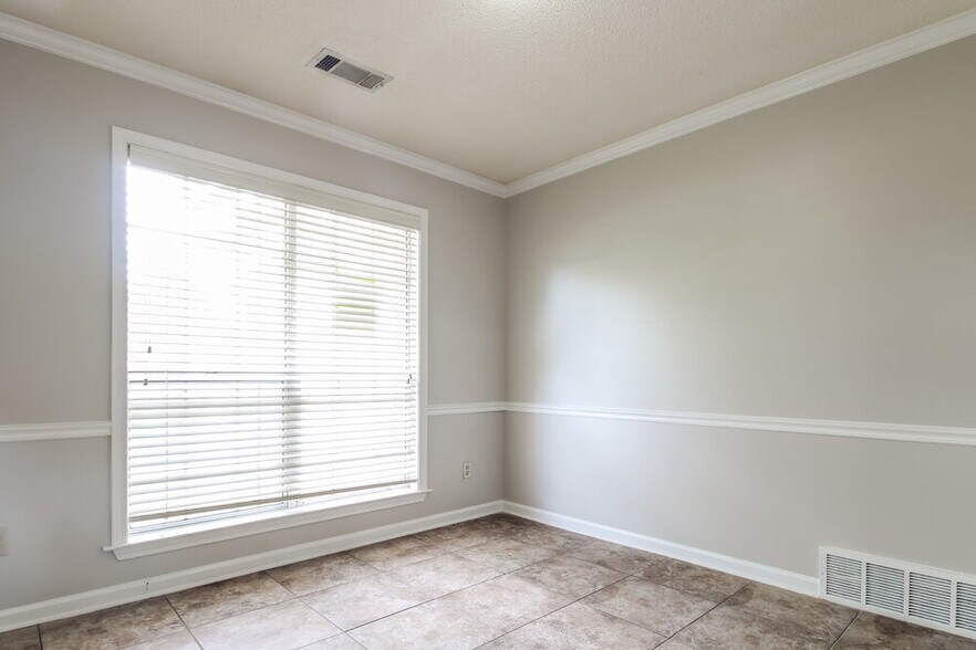 Building Photo - 8538 Overcup Oaks Dr