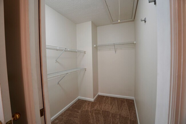 Building Photo - NICE One Level Nashville Area Home Near Lakes and Airport!