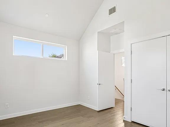 Building Photo - MOVE IN READY