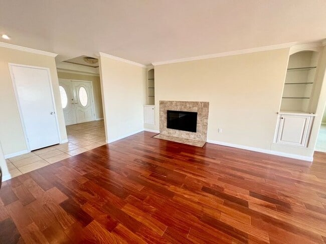 Building Photo - Beautiful 4-Bedroom Home with Modern Upgrades – Spacious 2,820 Sq Ft