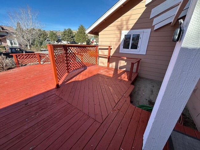 Building Photo - 285 Lemming Dr