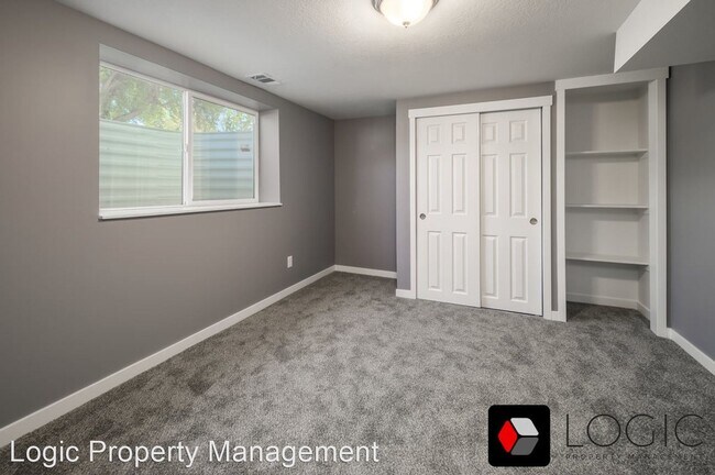 Building Photo - 4 br, 2 bath House - 4050 Porter Ave.