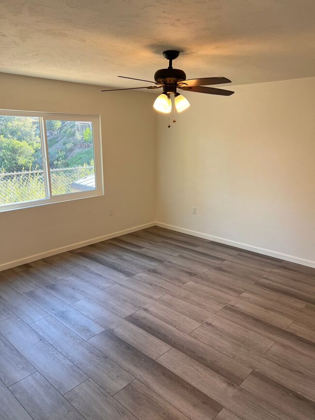 Building Photo - AVAILABLE NOW: Freshly remodeled 4 bedroom...