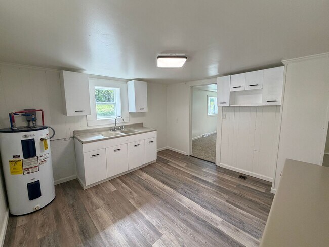 Building Photo - Hamptonville - HWY 901 - 3 Bedroom/ 1 Bathroom