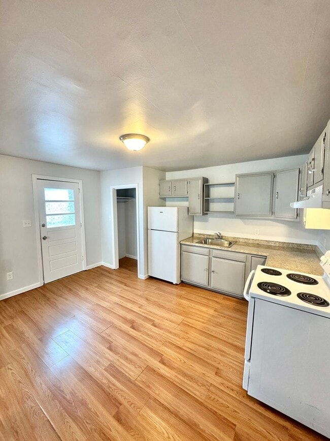 Building Photo - 1102 Second Street