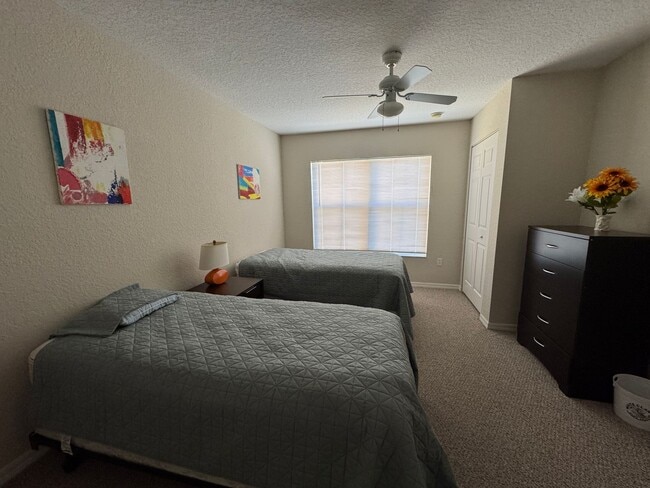 Building Photo - Condo for Lease with Resort Amenities