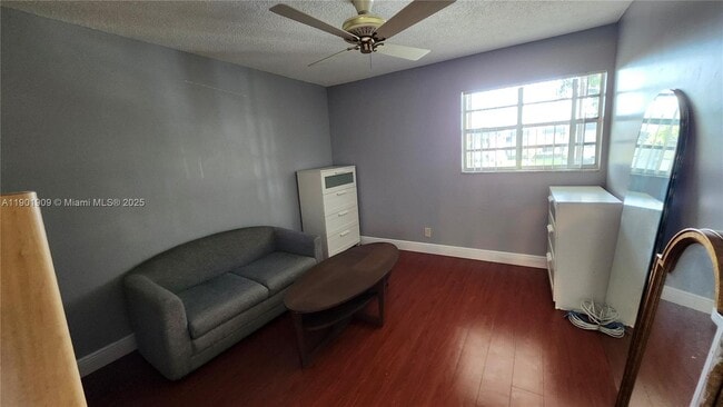 Building Photo - 419 Saxony Way