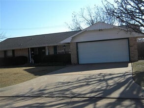 Building Photo - 2307 Quannah Dr