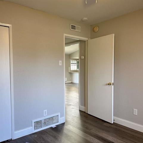 Building Photo - 422 Woodmere Dr
