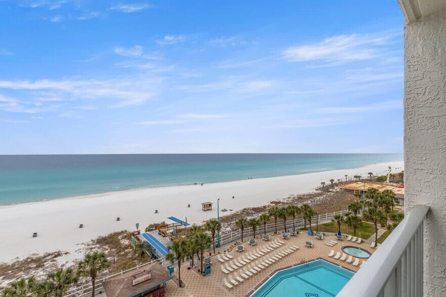 Building Photo - 8743 Thomas Dr