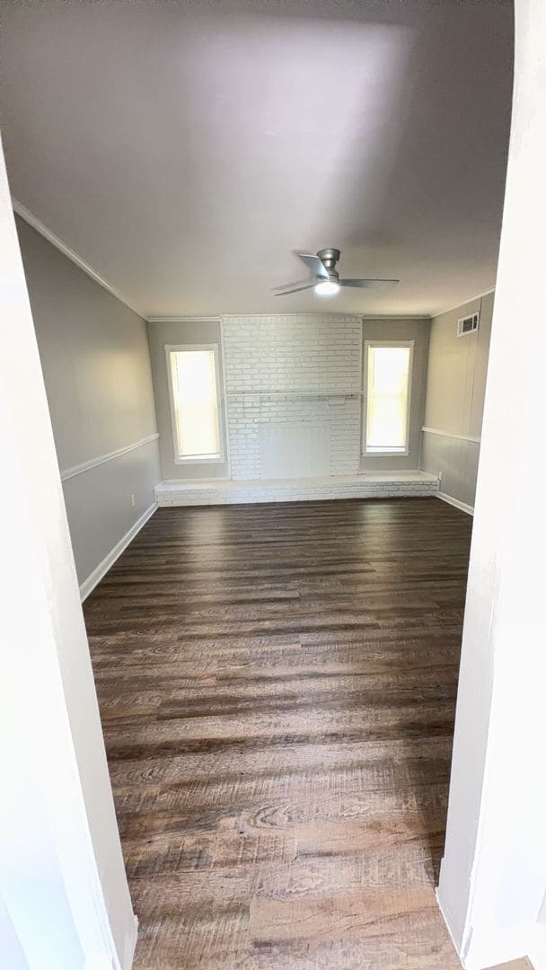 Building Photo - Beautifully Updated 4 bedroom 2 bath home - Open to Section 8