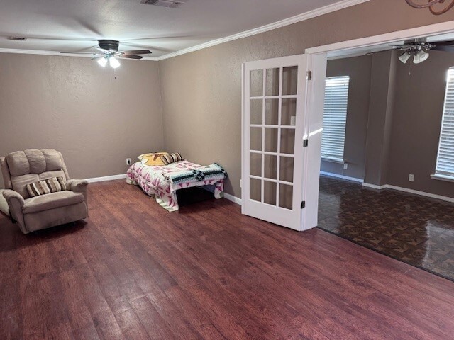 Building Photo - 945 E Fairview St