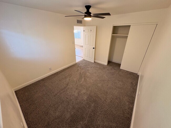 Building Photo - 0817