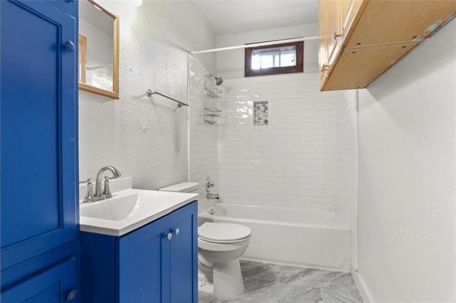 Building Photo - 623 Alvar St