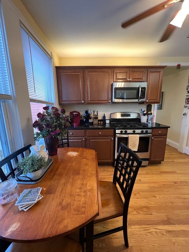 Building Photo - 381 Highland Ave