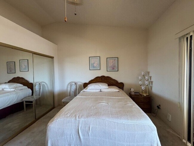 Building Photo - 1BR 1BA Winter Vacation Rental with River Views-RIVERVIEW BLUFFS